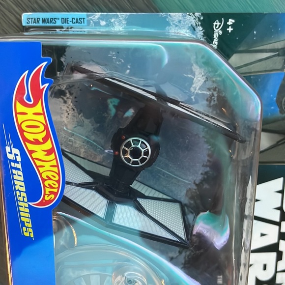 First Order Tie Fighter - Picture 4 of 11